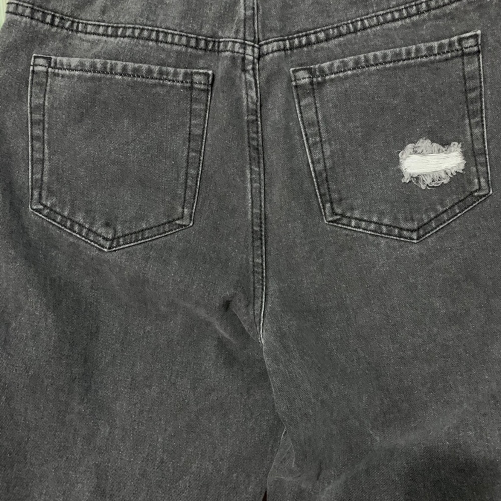 Trendy High Rise Mom Fit Jeans - Picture 3 of 3